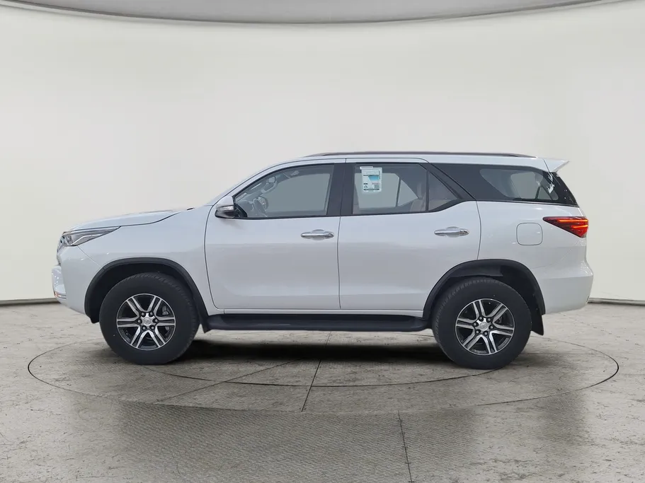 2023 Toyota Fortuner VX 
