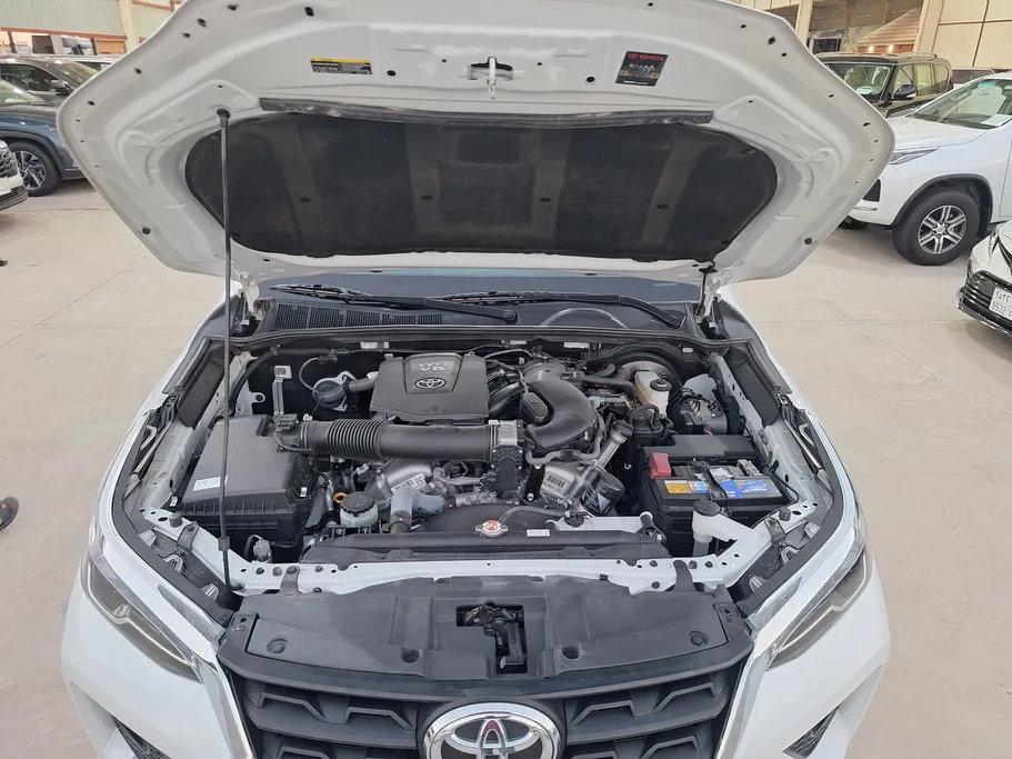 2023 Toyota Fortuner VX 