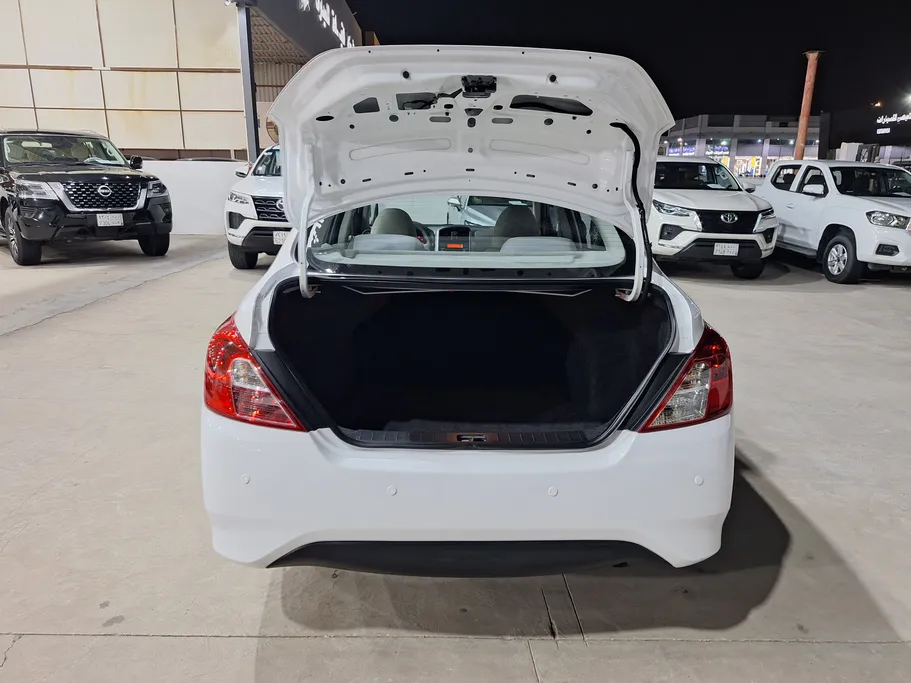 2020 Nissan Sunny SV 