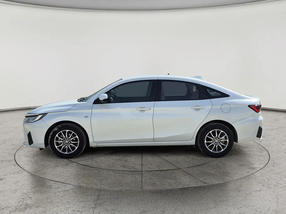 2024 Toyota Yaris  Y 