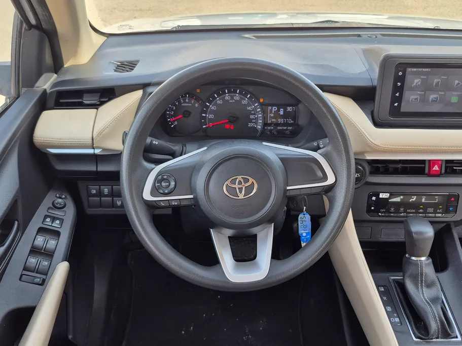 2024 Toyota Yaris  Y 