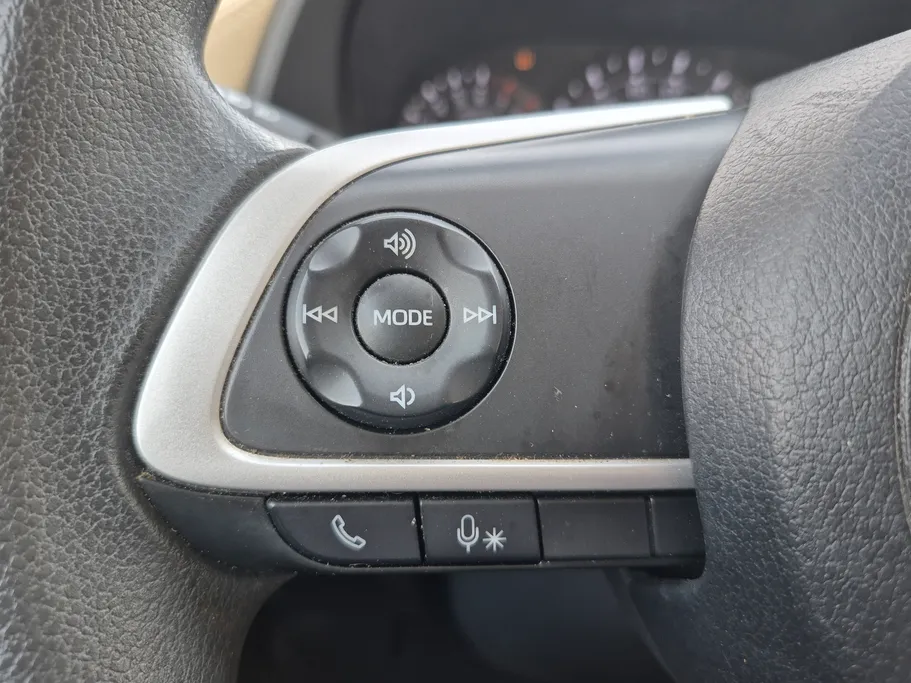 2024 Toyota Yaris  Y 