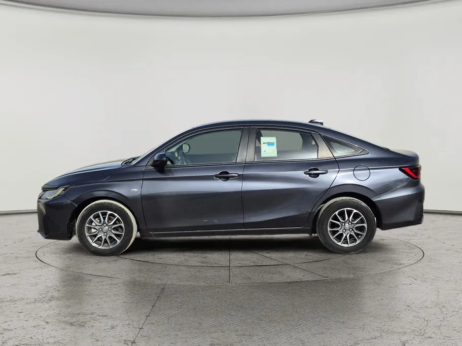 2024 Toyota Yaris  Y 