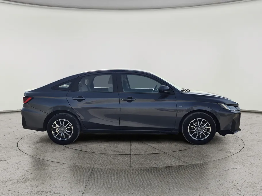 2024 Toyota Yaris  Y 