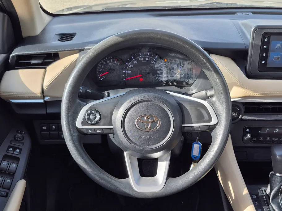 2024 Toyota Yaris  Y 