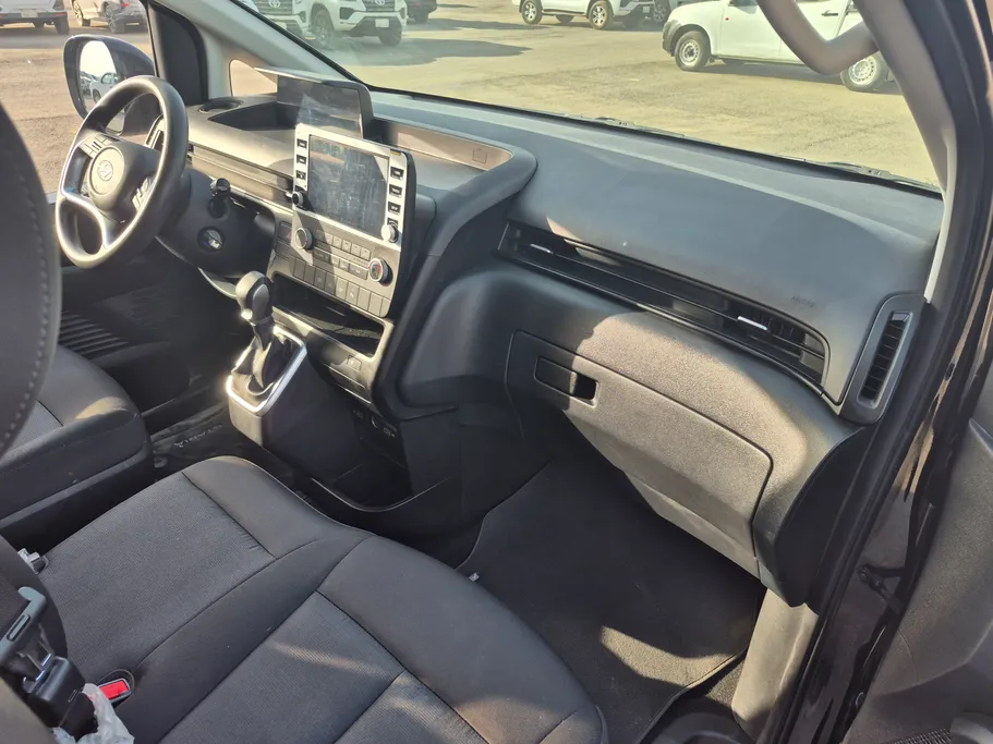 2023 Hyundai Staria Wagon 