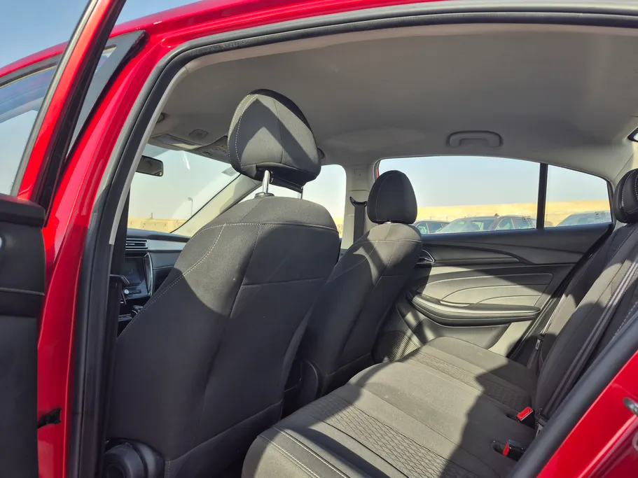 2022 MG 5 COM 