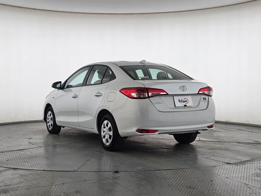2022 Toyota Yaris  Y 