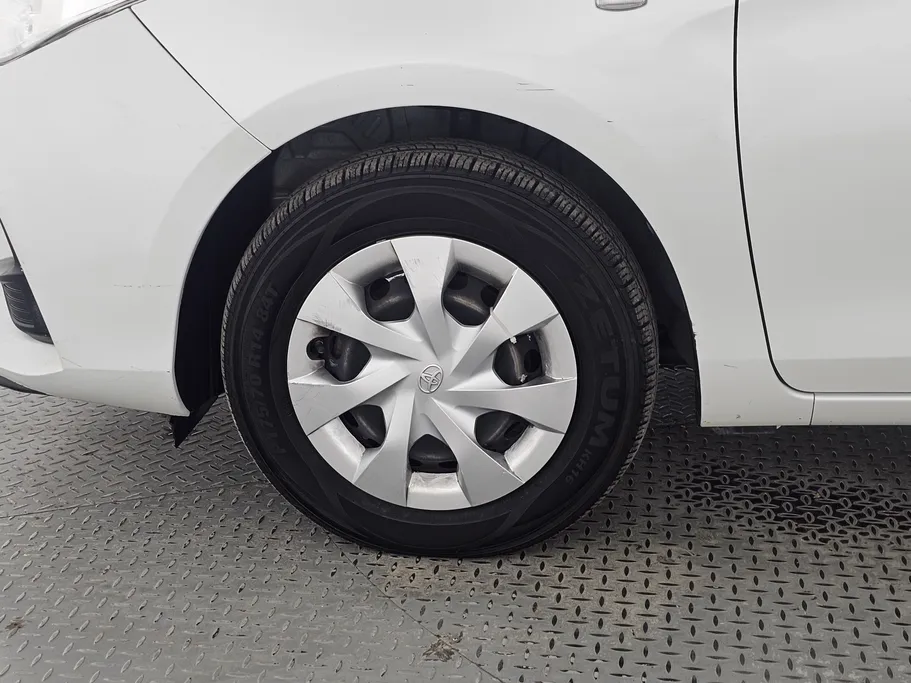 2022 Toyota Yaris  Y 