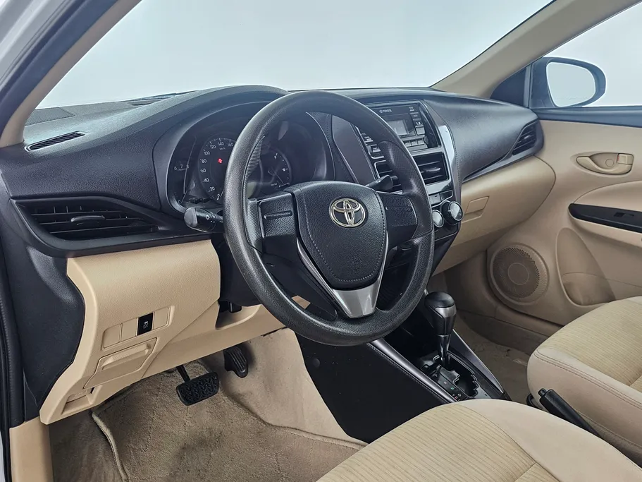 2022 Toyota Yaris  Y 