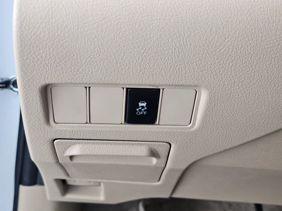 2022 Toyota Yaris  Y 