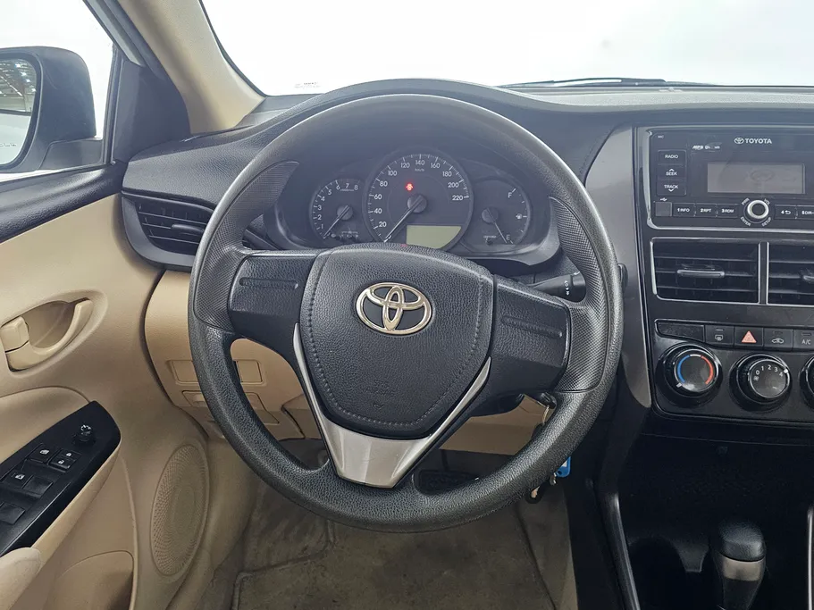 2022 Toyota Yaris  Y 