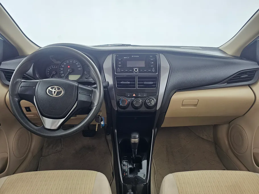 2022 Toyota Yaris  Y 