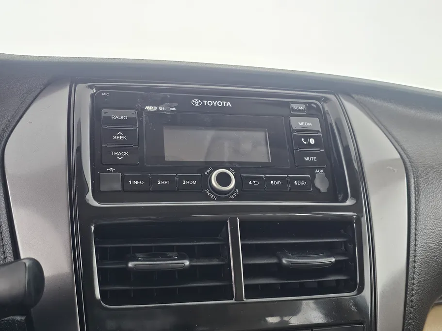 2022 Toyota Yaris  Y 