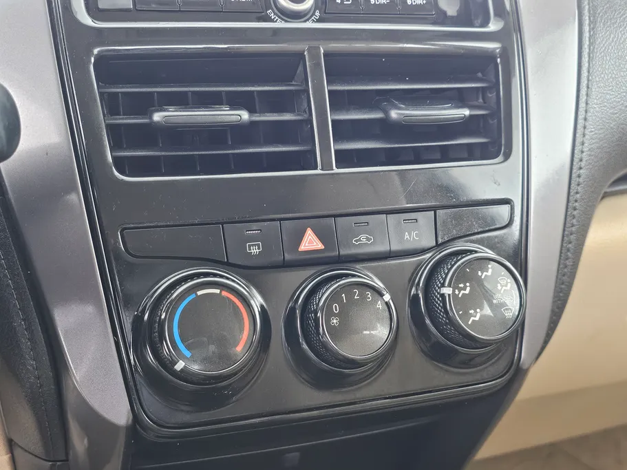 2022 Toyota Yaris  Y 