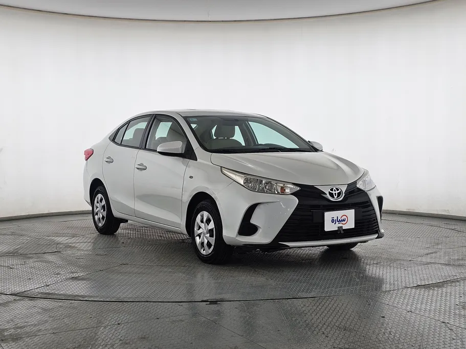 2022 Toyota Yaris  Y 