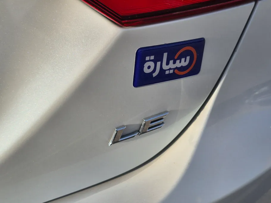 تويوتا كامري LE 2024 