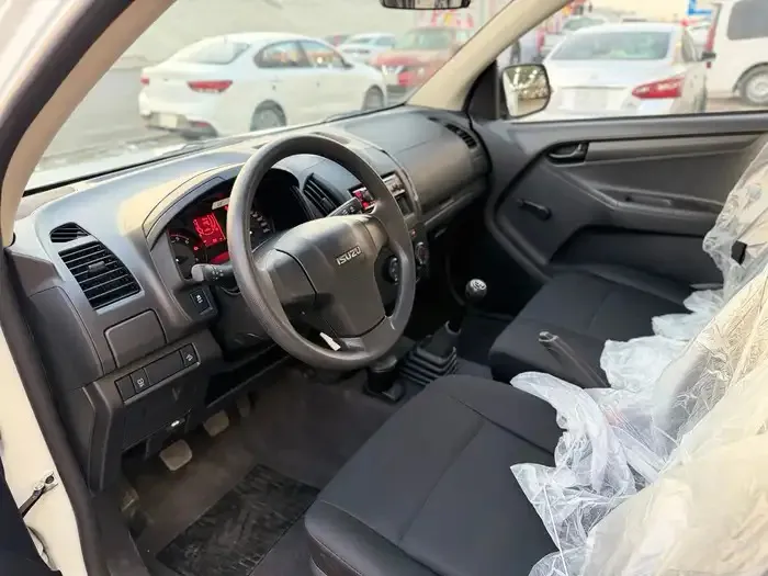 2026 Isuzu D-max Regular Cab أجناب 