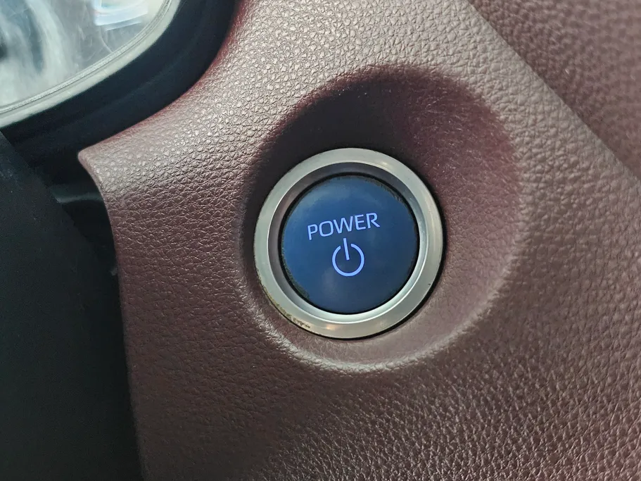 2023 Toyota Corolla Cross LE HEV 