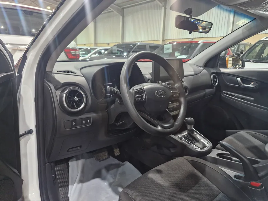 2023 Hyundai Kona SMART 