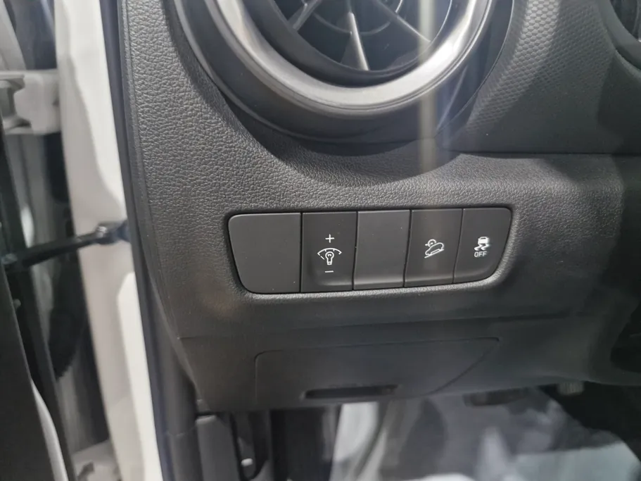 2023 Hyundai Kona SMART 
