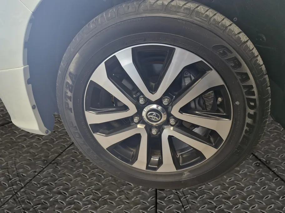 تويوتا لاندكروزر GXR Grand Touring 2019 