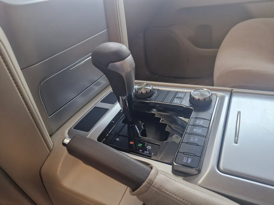 تويوتا لاندكروزر GXR Grand Touring 2019 