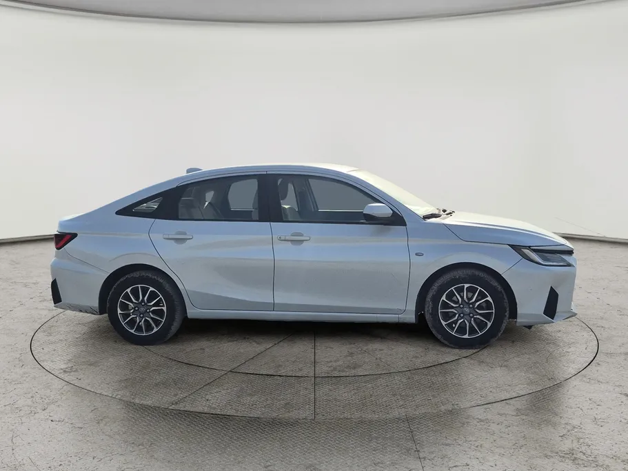 2023 Toyota Yaris  Y 