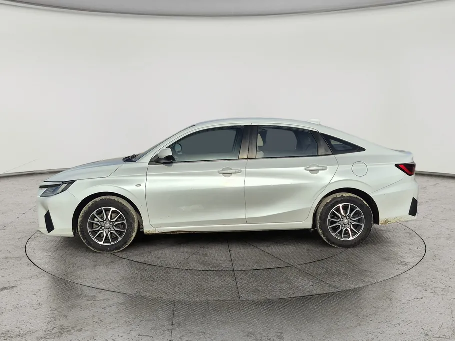 2023 Toyota Yaris  Y 