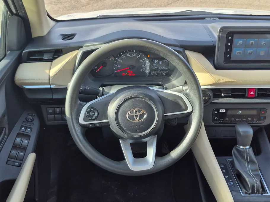 2023 Toyota Yaris  Y 
