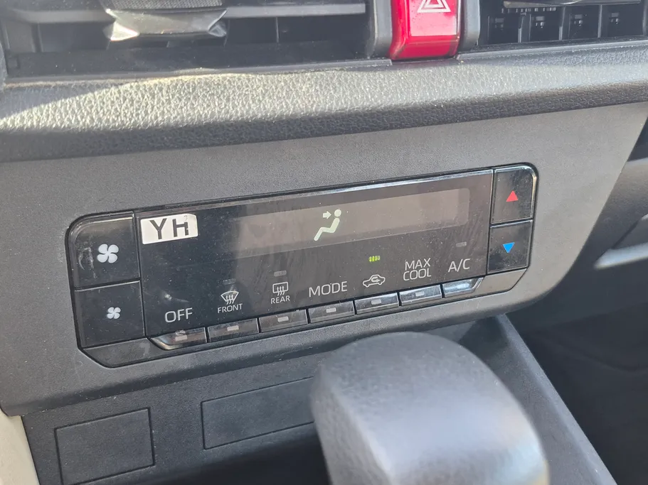 2023 Toyota Yaris  Y 