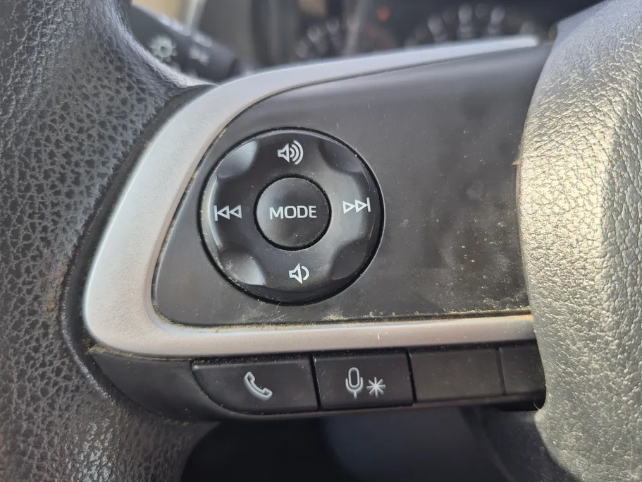2023 Toyota Yaris  Y 