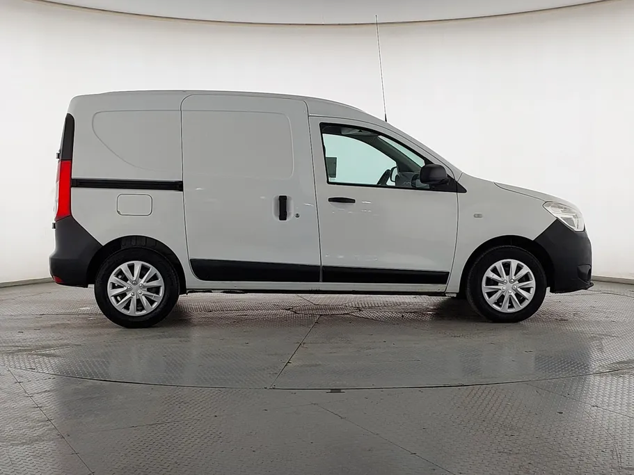 2022 Renault Docker Van بضاعة 