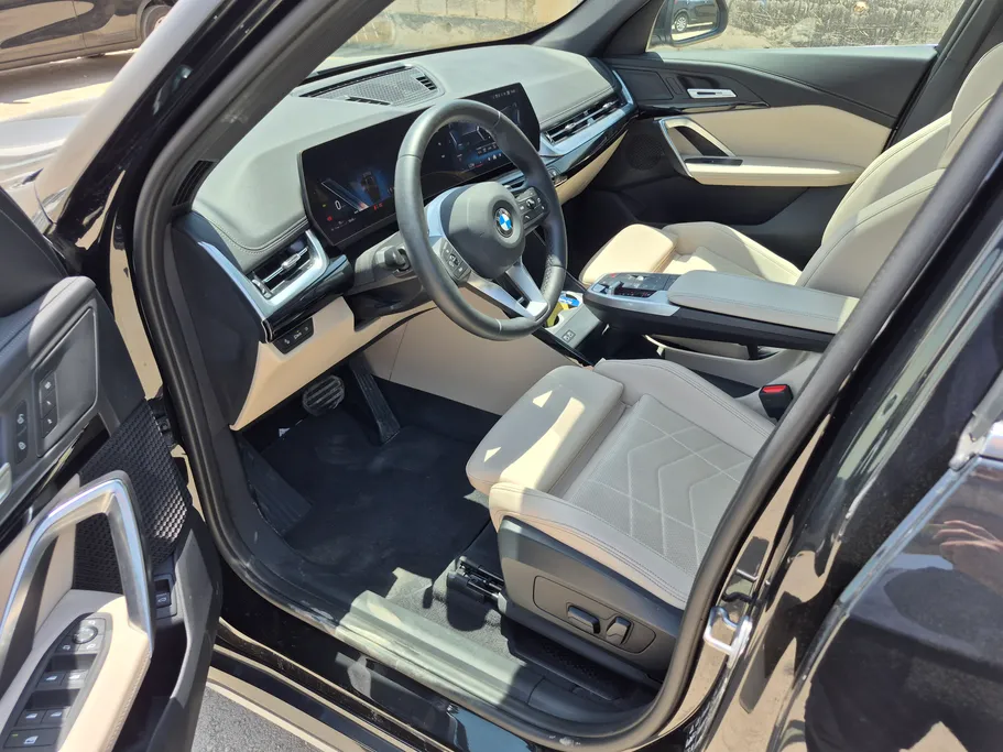 بي ام دبليو الفئة اكس 1 xDrive 20i 2025 