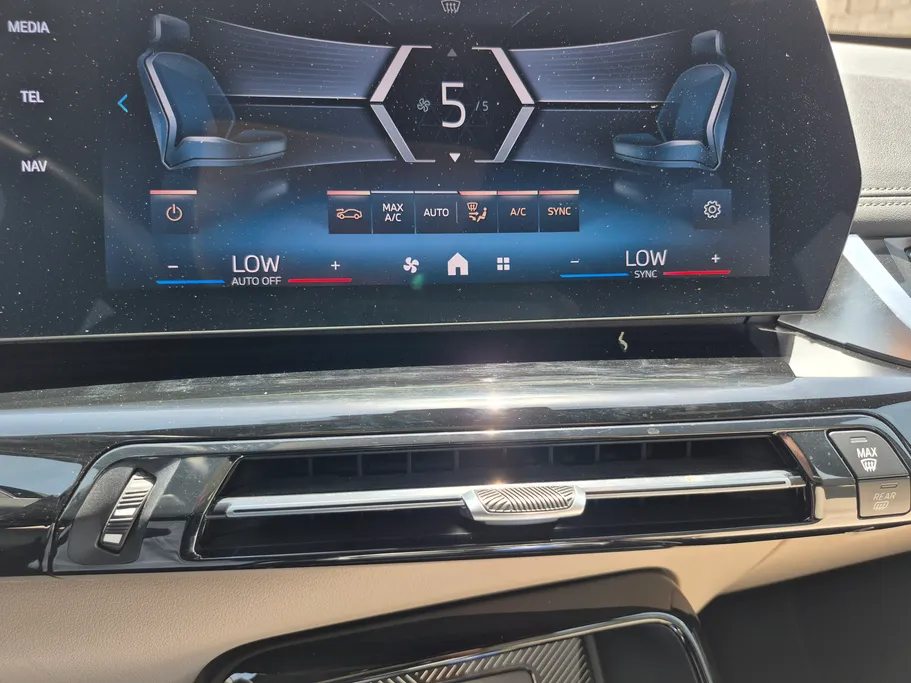 بي ام دبليو الفئة اكس 1 xDrive 20i 2025 