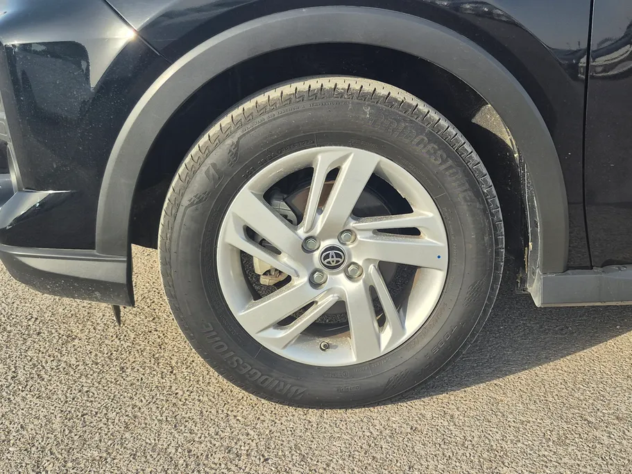 2024 Toyota Raize XLE 
