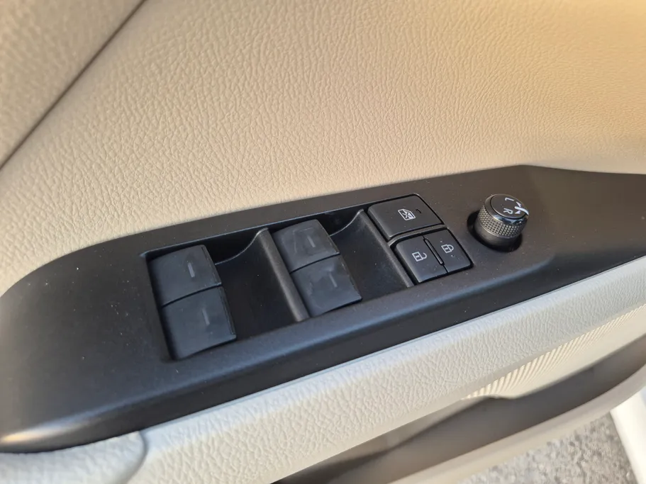2023 Toyota Camry  LE HEV 