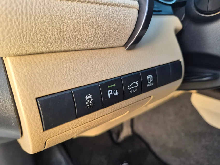 2023 Toyota Camry  LE HEV 