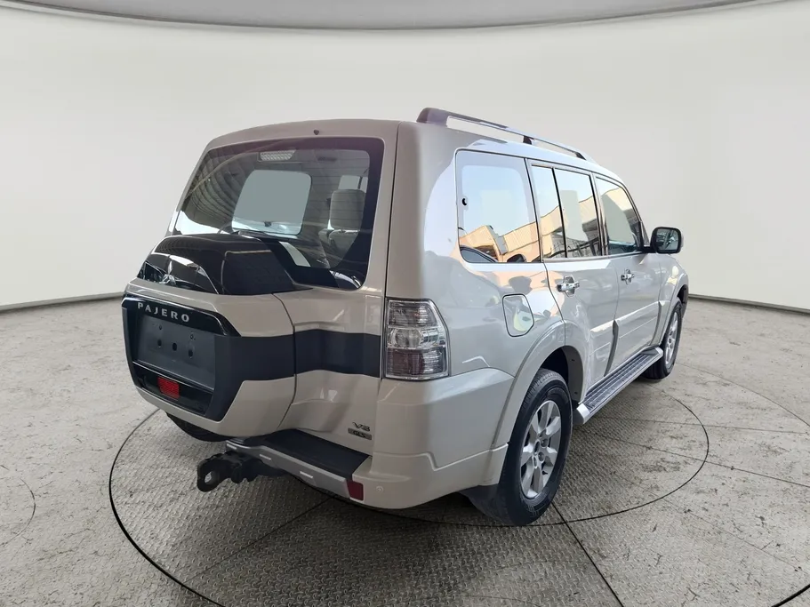 2022 Mitsubishi Pajero GLS 5Doors 