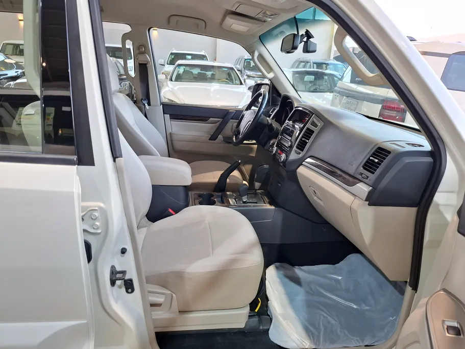 ميتسوبيشي باجيرو GLS 5Doors 2022 