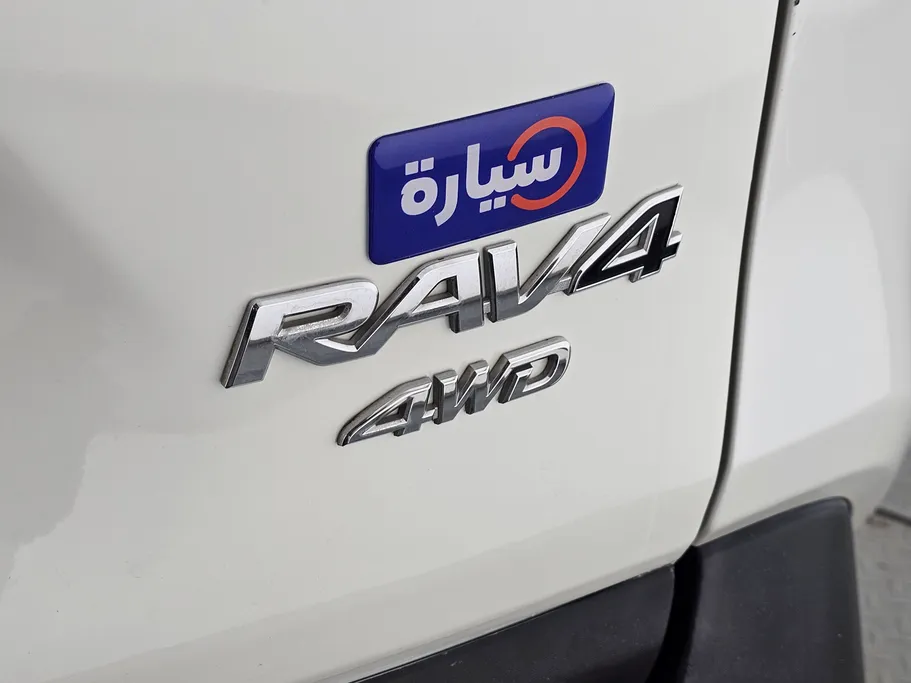 تويوتا راف فور LE 2022 