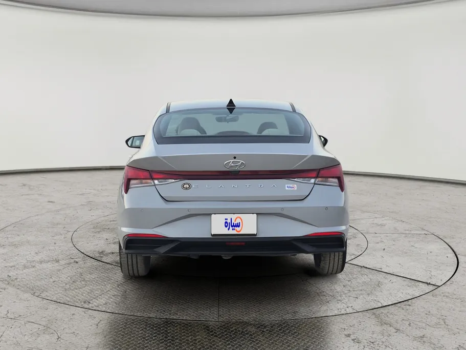 2023 Hyundai Elantra Smart 