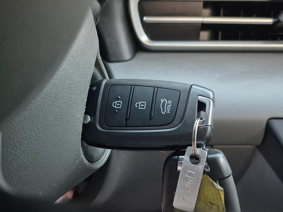 2023 Hyundai Elantra Smart 