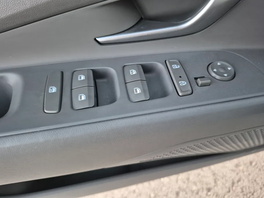 2023 Hyundai Elantra Smart 