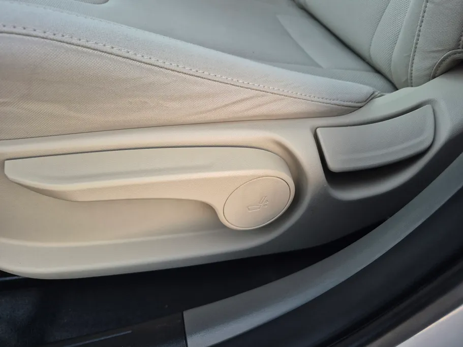 2023 Hyundai Elantra Smart 