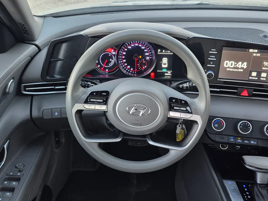 2023 Hyundai Elantra Smart 