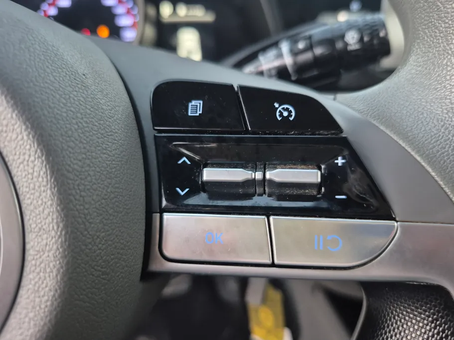 2023 Hyundai Elantra Smart 