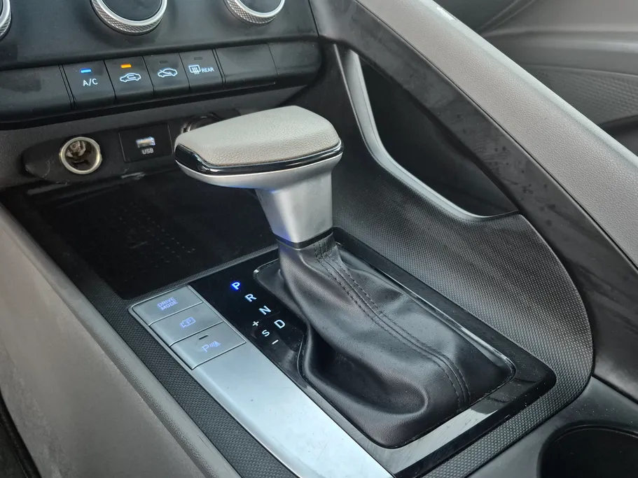 2023 Hyundai Elantra Smart 