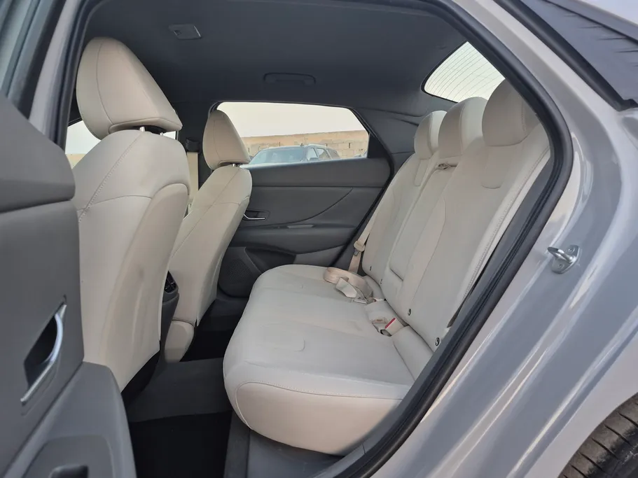 2023 Hyundai Elantra Smart 