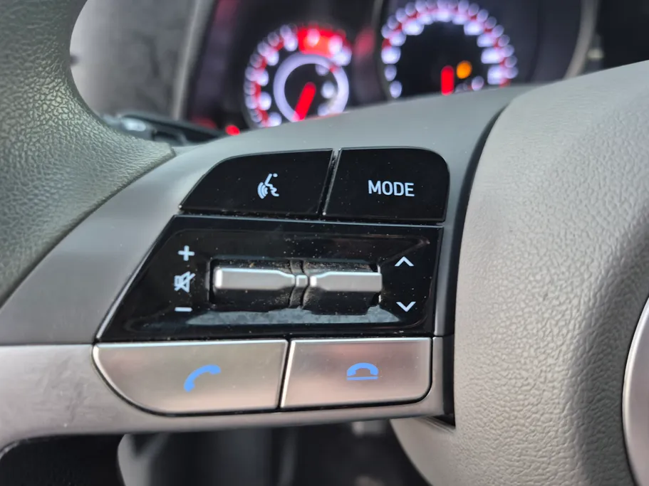 2023 Hyundai Elantra Smart 